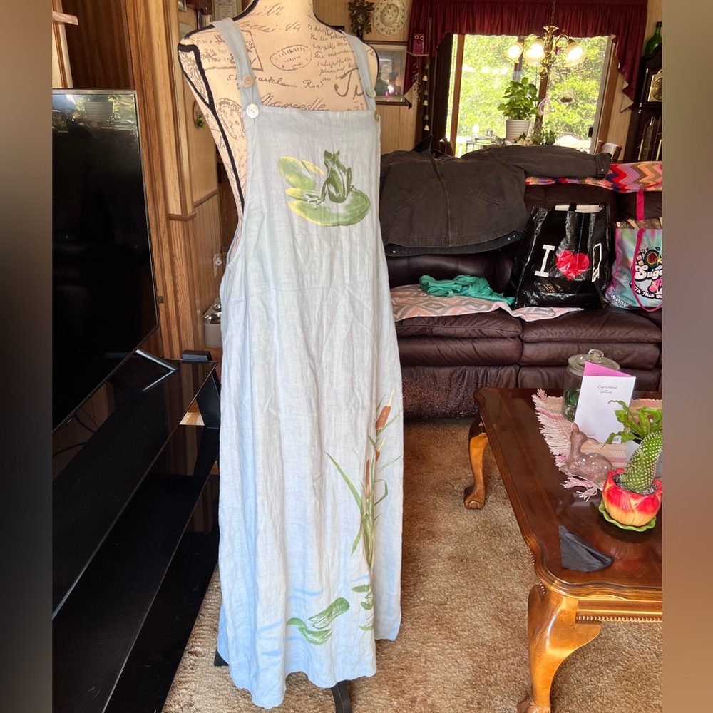 Earth . Song Vintage Linen dress painted frog in pond long dress. - Picture 10 of 16